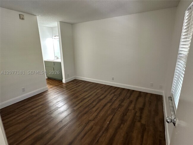 Building Photo - 10757 Cleary Blvd