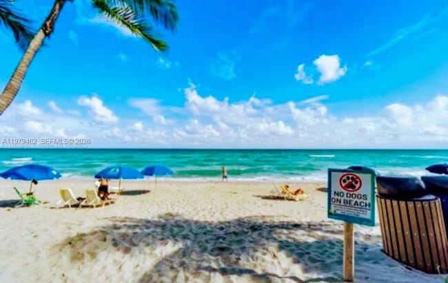 Building Photo - 2030 S Ocean Dr