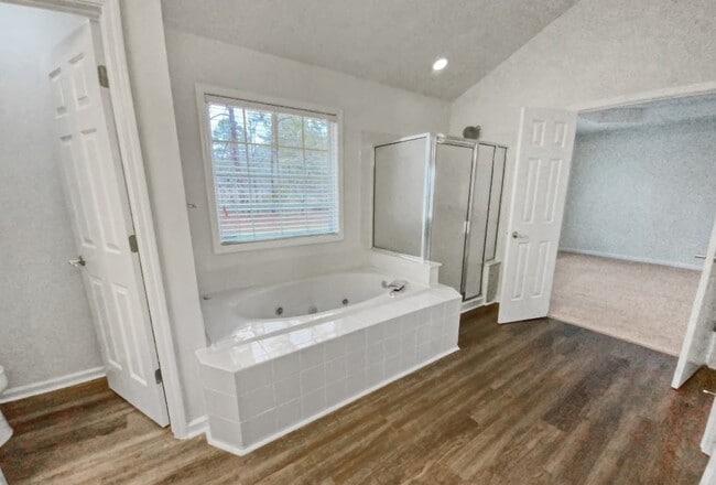 Building Photo - 1115 Fountain Crest Dr