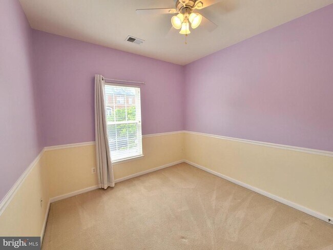 Building Photo - 9382 Penrose St