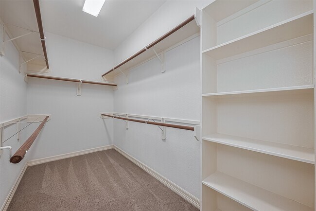 Building Photo - 25218 Auburn Bend Dr