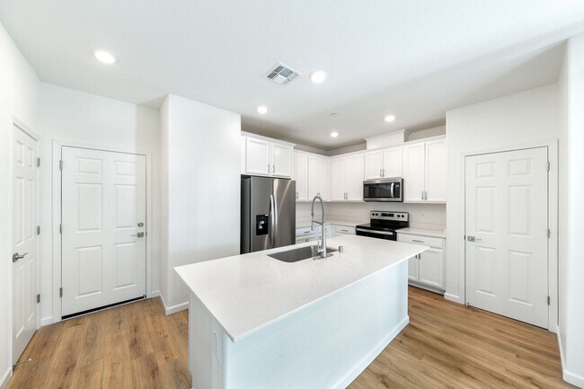 Building Photo - Citrus Heights AMAZING FLOOR-PLAN (Solar) ...