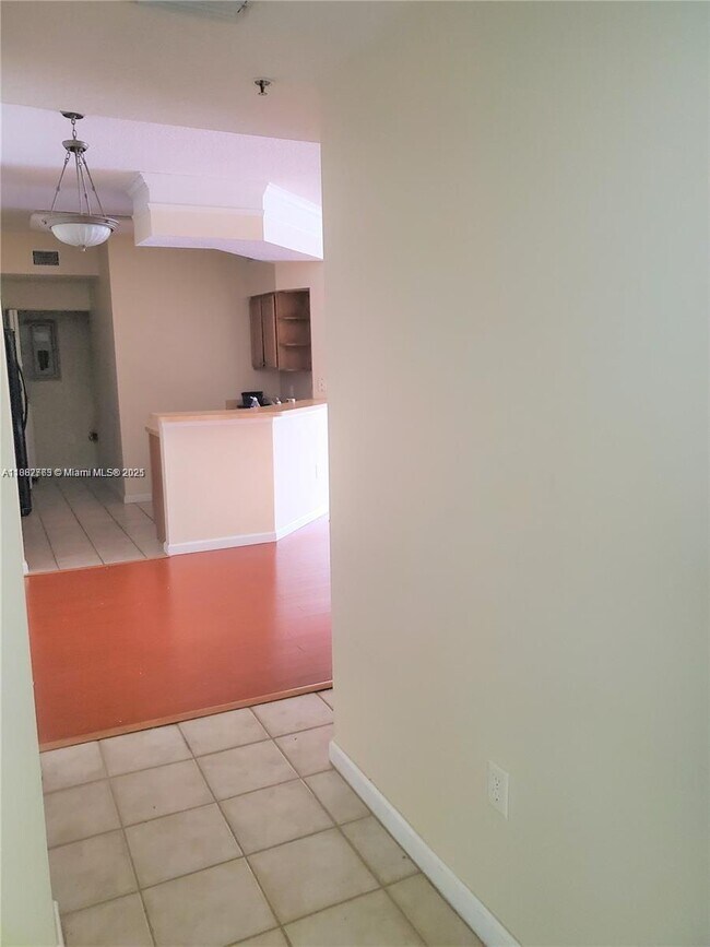 Building Photo - 9833 Baywinds Blvd