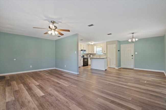 Building Photo - UPCOMING LISTING