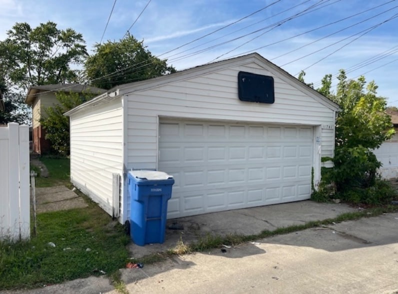 Building Photo - 11741 S Laflin St