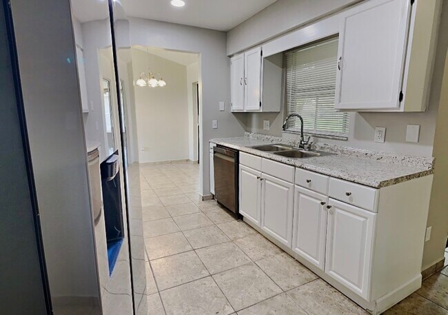 Building Photo - 266 Magellan Dr