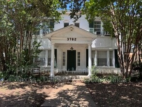 Building Photo - 3762 W 7th St