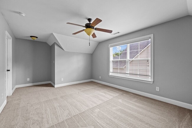 Building Photo - 175 Colonial Ct