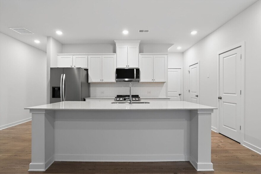 Building Photo - 1731 Harper Lily Ln