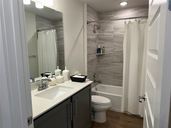 Building Photo - 9608 Hamadryas Dr