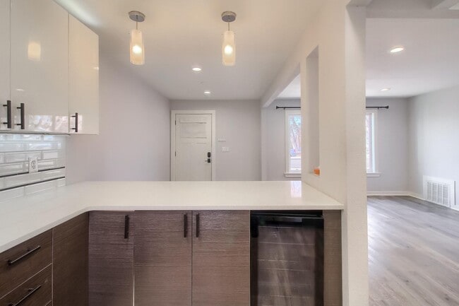 Building Photo - Modern Elegance in Denver: Recently Renovated 2BR/1BA Gem with Detached Garage and Fenced Yard!