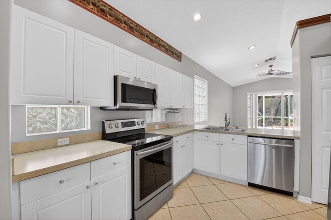 Building Photo - 8451 Siciliano St