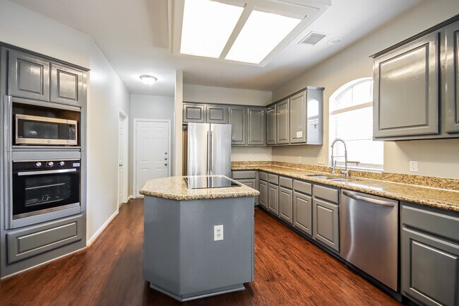 Building Photo - 4030 Echo Mountain Dr