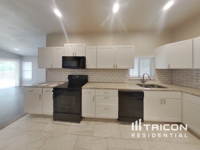 Building Photo - 8755 Ridge Moon Dr