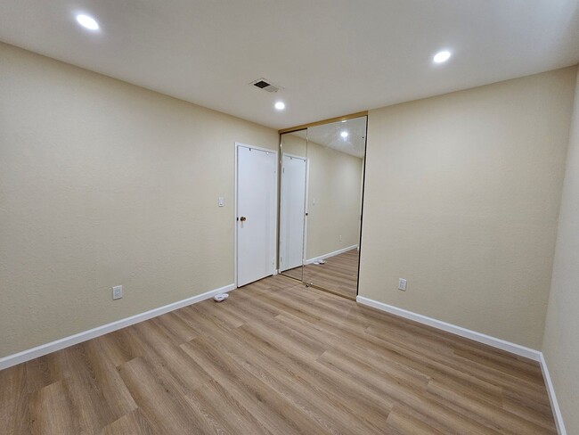 Building Photo - Spacious 4-Bedroom Home on the El Cerrito ...