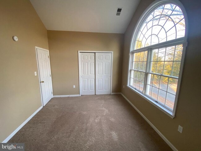 Building Photo - 47 Pikeview Dr