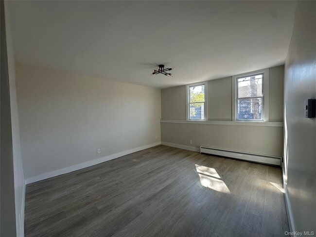 Building Photo - 1445 Burlingham Rd