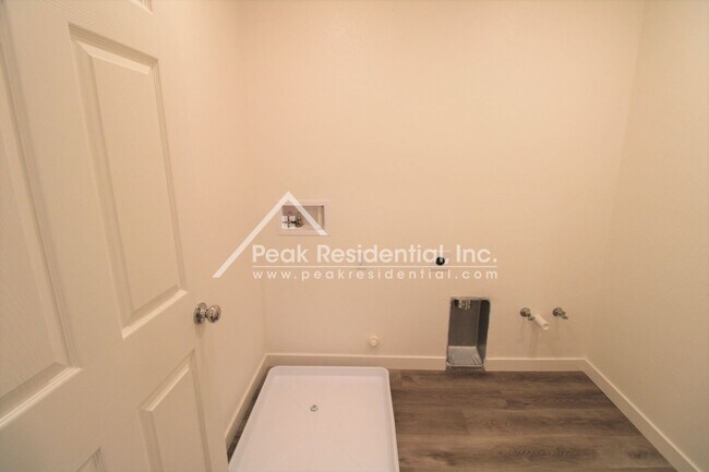Building Photo - 3 br, 2.5 bath House - 3007 Magical Walk