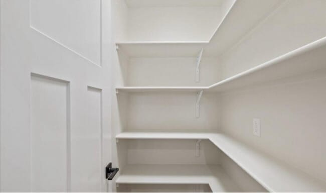 Building Photo - 323 Ashbrook Dr