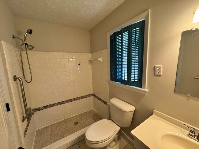 Building Photo - 4817 Hurley Dr