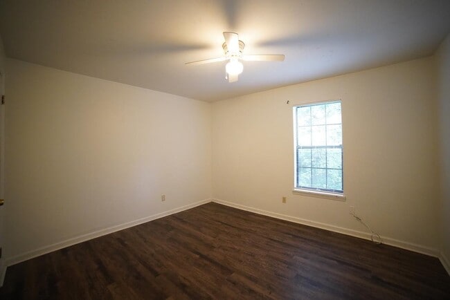 Building Photo - 2555 Chateau Ln