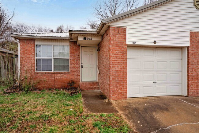 Building Photo - 1462-1462 N Dawn Dr