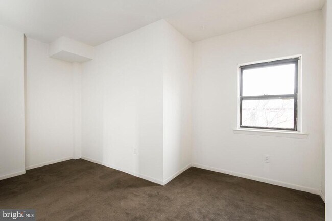 Building Photo - 2031 South St