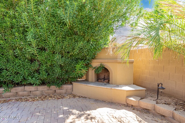 Building Photo - 423 E Mead Dr