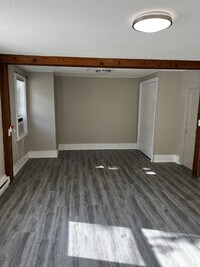 Building Photo - Charming Riverfront Rental in the Heart of...