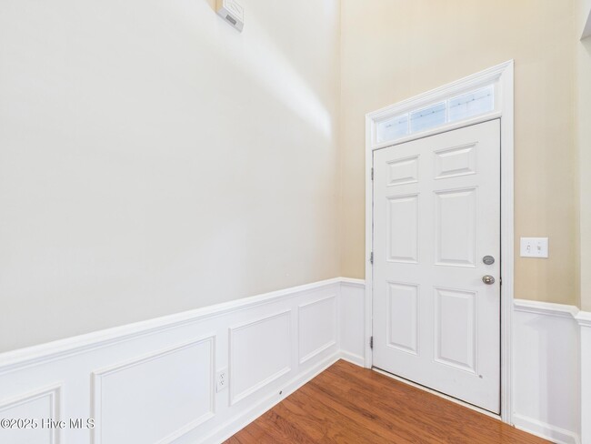 Building Photo - 12589 Honeychurch St