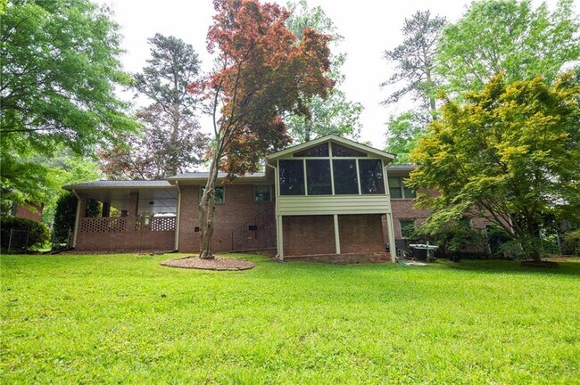 Building Photo - 2852 Talisman Ct NE