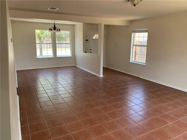 Building Photo - 1605 Lit Candle Cove