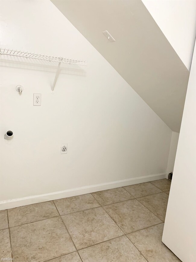 Building Photo - 2 br, 1.5 bath  - WestPark Apartment Homes