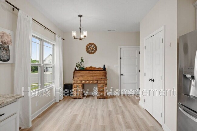 Building Photo - 433 Crestwicke Ct