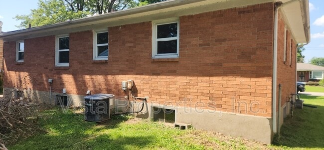 Building Photo - 3412 Winnland Dr