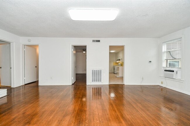 Building Photo - 4416 Mt Vernon St