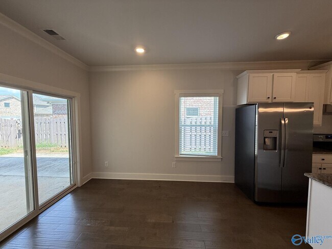 Building Photo - 22 Desert Oak Ct SW