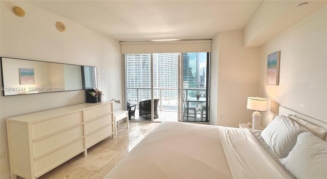 Building Photo - 475 Brickell Ave