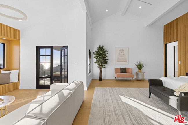 Building Photo - 3909 Villa Costera
