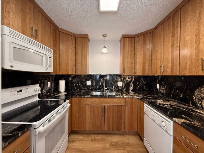 Building Photo - $2,500 | 3 Bedroom, 3 Bathroom House | No Pets | Available for Immediate Move In!