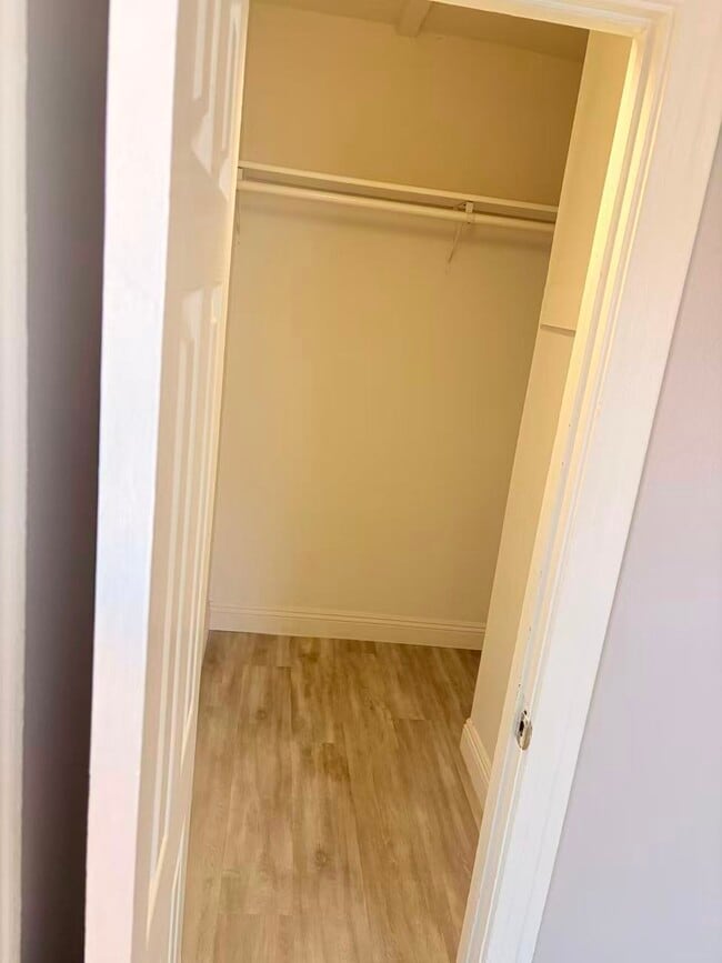 Building Photo - 110 N San Marino Ave