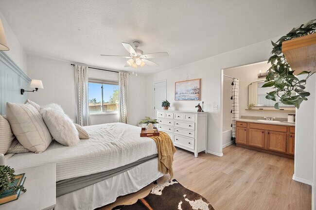 Building Photo - Beautiful Recently Renovated 4 Bed 4 Bath Home In Fountain!!!!