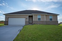 Building Photo - Brand new 3 bedroom home in Bolivar, MO
