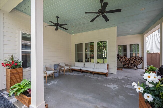 Building Photo - 2215 Blue Duck Ln