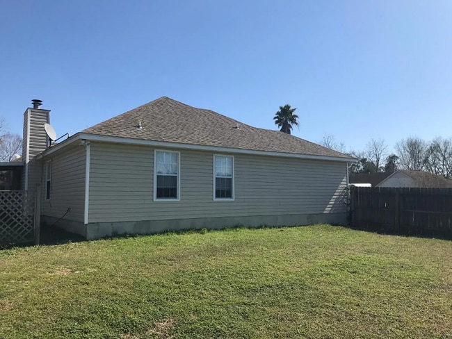 Building Photo - 4274 Hampton Dr