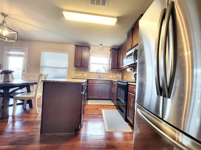 Building Photo - 222 Frio River Trail
