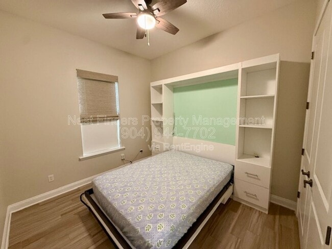 Building Photo - 628 Town Plaza Ave