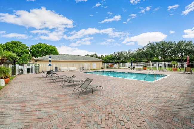 Building Photo - 2100 Greenview Shores Blvd