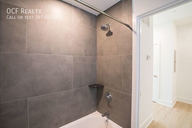 Building Photo - 1324 Frankford Ave