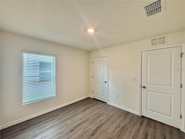 Building Photo - 36015 Sunflower Hl Dr